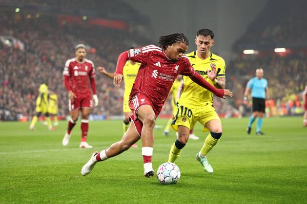 Rio Ngumoha of Liverpool and Alberto Moleiro of Villarreal Liverpool v Villarreal, UEFA Champions League, Football, Anfield, Liverpool, UK - 20 Oct 2026Liverpool Anfield United Kingdom  Copyright: xRYANxBROWNE Shutterstockx 17226440an