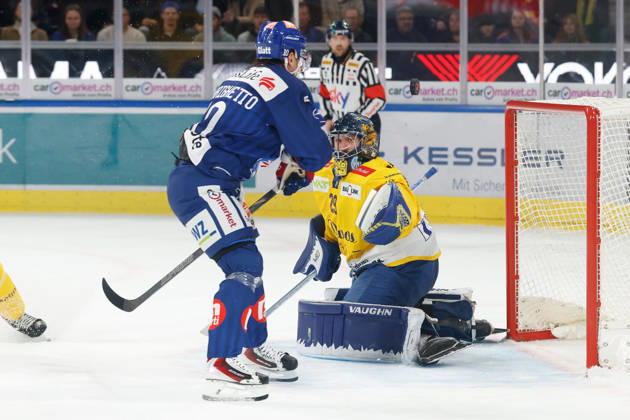 October 20, 2026, Swiss Life Arena, Zurich, SWITZERLAND, 2026–2027 Season, Men s Ice Hockey National League, ZSC Lions vs. HC Davos, Sven Andrighetto of the ZSC Lions in front of HC Davos goaltender Sandro Aeschlimann