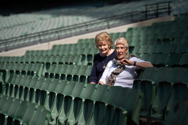 Olympic Games, Olympische Spiele, Olympia, OS ANNIVERSARY DINNER, Marlene Mathews (left) and Sandra Morgan-Beavis (right) pose for photos as part of 1956 Olympic Games 70th Anniversary Celebrations, in Melbourne, Wednesday, October 21, 2026. ( NO ARCHIVING MELBOURNE VICTORIA Australia  Copyright: xJayxKoglerx 20261021193141807024