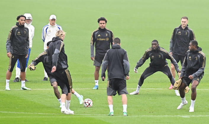 October 21, 2026, Turin: Juventus players during training on the eve of their UEFA Europa League soccer match against Rennes at the Continassa in Turin, italy, 21 october 2026 ANSA ALESSANDRO DI MARCO. UEFA Europa League: Juventus FC Training  - ZUMAa110 20261021_zaf_a110_010 Copyright: xAlessandroxDixMarcox