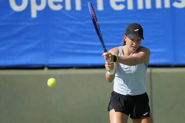 WTA, Tennis Damen Kinoshita Group Japan Open - Day 3 Kaitlin Quevedo of Spain plays with partner Claire Liu of the United States during their quarterfinal doubles match against Jesika Maleckova and Miriam Skoch of the Czech Republic at the 2026 Kinoshita Group Japan Open Women s tennis tournament at Utsubo Tennis Center in Osaka, Japan, on October 21, 2026. Osaka Japan  Copyright: xOwenxHammondx originalFilename:hammond-2026kino261021_npPH0.jpg
