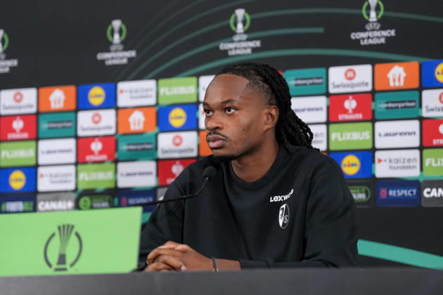 Jordy Makengo, SC Freiburg, 33, at the press conference, Monaco, soccer, UEFA Conference League, Matchday 2, group stage, 2026–2027, AS Monaco vs. SC Freiburg, October 21, 2026, Stade Louis II, Monaco, Monaco, Stade Louis II, Fontvieille, Monaco Copyright: xArnexAmbergx