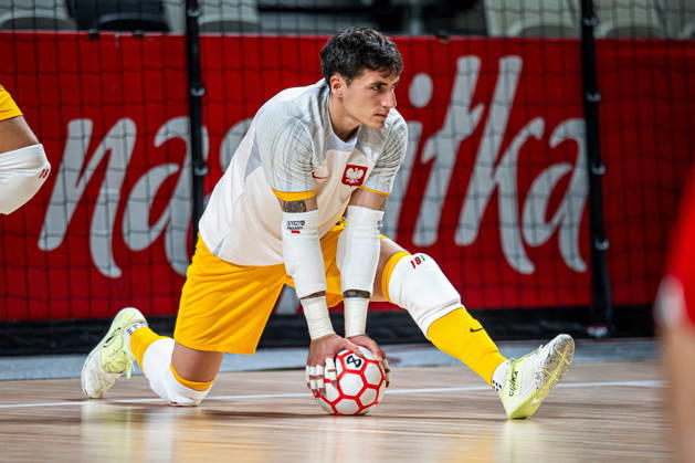 21.10.2026 GORZOW, ARENA GORZOW, FUTSAL, ELIMINACJE MISTRZOSTW SWIATA (FIFA FUTSAL WORLD CUP 2028 QUALIFICATION), MECZ POLSKA - BOSNIA I HERZEGOWINA (POLAND - BOSNIA AND HERZEGOVINA) NZ rozgrzewka reprezentacji polski KRZYSZTOF IWANEK FOTO LUKASZ SKWIOT CYFRASPORT NEWSPIX.PL --- Newspix.pl  20261021CSLS00013