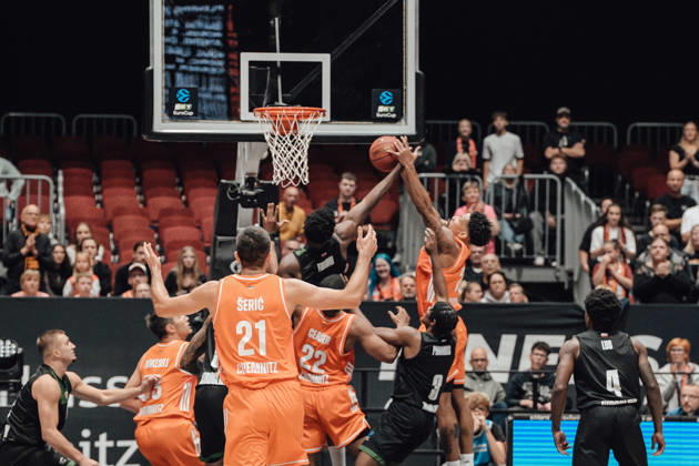 Game Day 4 of the Basketball Eurocup: Niners Chemnitz vs. Slask Wroclaw, October 21, 2026, starting at 7:00 p.m., Chemnitz, Chemnitz Arena. Pictured: 21 Mateo Seric, 20 Urald King, 03 Malik Parsons, Matchday 4 of the Basketball Eurocup: Niners Chemnitz vs. Slask Wroclaw, Chemnitz, Saxony, Germany Copyright: xEHLxMedia MichelxKöhlerx 20262110-Niners-Chemnitz-Slask-Wroclaw-020