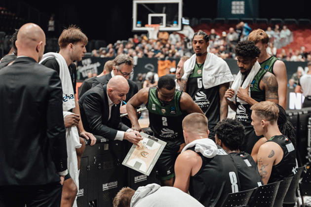 Game Day 4 of the Basketball Eurocup: Niners Chemnitz vs. Slask Wroclaw, October 21, 2026, starting at 7:00 p.m., Chemnitz, Chemnitz Arena. Pictured: Team Slask Wroclaw. Matchday 4 of the Basketball Eurocup: Niners Chemnitz vs. Slask Wroclaw, Chemnitz, Saxony, Germany Copyright: xEHLxMedia MichelxKöhlerx 20262110-Niners-Chemnitz-Slask-Wroclaw-027