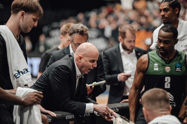 Game Day 4 of the Basketball Eurocup: Niners Chemnitz vs. Slask Wroclaw, October 21, 2026, starting at 7:00 p.m., Chemnitz, Chemnitz Arena. Pictured: Head Coach Danny Franco. Matchday 4 of the Basketball Eurocup: Niners Chemnitz vs. Slask Wroclaw, Chemnitz, Saxony, Germany Copyright: xEHLxMedia MichelxKöhlerx 20262110-Niners-Chemnitz-Slask-Wroclaw-029