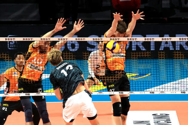 October 21, 2026, Germany, GER, DEU, Volleyball 1st Bundesliga, Day 1, 2026–2027 Season, Berlin, BR Volleys vs. FT Freiburg Daniel Malescha BR Volleys 10, Joshua Tuaniga BR Volleys 91, Nicolás Zerba BR Volleys 37, Jannik Brentel FT 1844 Freiburg 13 nordphoto GmbH Engler Berlin Max Schmeling Hall Berlin Germany Copyright: xNordphotox xEnglerx