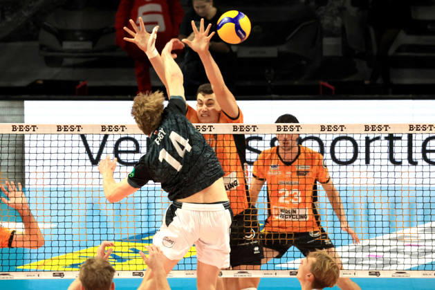 October 21, 2026, Germany, GER, DEU, Volleyball 1st Bundesliga, Day 1, 2026–2027 Season, Berlin, BR Volleys vs. FT Freiburg Louis Kunstmann BR Volleys 5, Nolan Flexen BR Volleys 23, Charles Figy FT 1844 Freiburg 14 nordphoto GmbH Engler Berlin Max Schmeling Hall Berlin Germany Copyright: xNordphotox xEnglerx