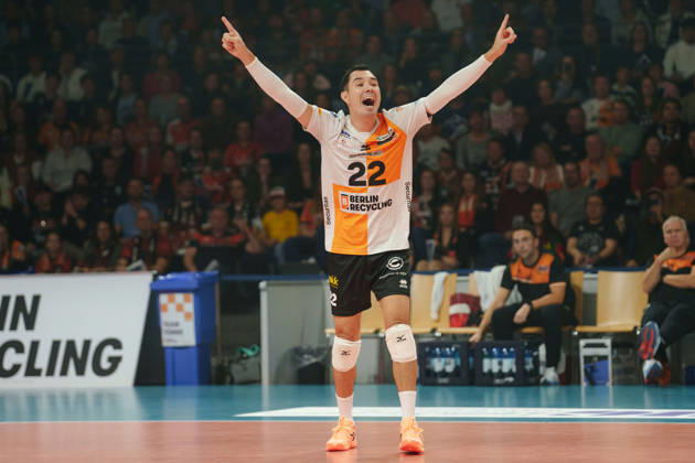 1 Men s Volleyball Bundesliga, Matchday 1: BERLIN RECYCLING Volleys vs. FT 1844 Freiburg, Erik Shoji. BERLIN RECYCLING Volleys, 22, celebrate on October 21, 2026, at the Max Schmeling Halle, Berlin, Germany.