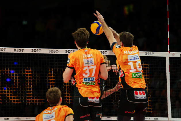 1 Men s Volleyball Bundesliga, Matchday 1: BERLIN RECYCLING Volleys vs. FT 1844 Freiburg, Daniel Malescha of BERLIN RECYCLING Volleys, No. 10, blocking on October 21, 2026, at the Max Schmeling Halle, Berlin, Germany