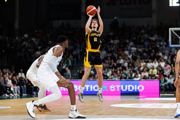 Vito Kucic of KK Croatia Split faces off against Ejiofor Onu of the Gladiators Trier; Action: Vet Concept Gladiators Trier vs. KK Split, Basketball, FIBA Europe Cup, Matchday 3, 2026–2027 Season, October 21, 2026, Vet Concept Gladiators Trier vs. KK Split, Basketball, FIBA Europe Cup, Matchday 3, 2026–2027 Season, October 21, 2026 Copyright: xEibnerxPressefotox EP_ANS