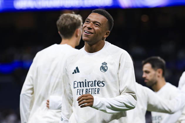 Real Madrid vs. RB Leipzig, UEFA Champions League 2026–27, October 21, 2026, Santiago Bernabéu Stadium, Madrid, Spain Kylian Mbappé of Real Madrid smiles during warm-ups for the UEFA Champions League 2026-27 soccer match between Real Madrid and RB Leipzig at Santiago Bernabéu Stadium on October 21, 2026, in Madrid, Spain Madrid Santiago Bernabéu Stadium Madrid Spain Copyright: xAlejandroxMatiasxAcostax