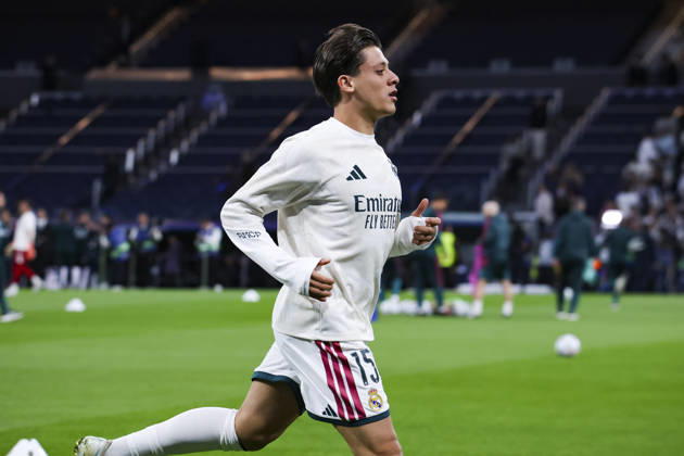 Real Madrid vs. RB Leipzig, UEFA Champions League 2026–27, October 21, 2026, Santiago Bernabéu Stadium, Madrid, Spain Arda Güler of Real Madrid warms up during the UEFA Champions League 2026 27 soccer match between Real Madrid and RB Leipzig at Santiago Bernabéu Stadium on October 21, 2026, in Madrid, Spain Madrid Santiago Bernabéu Stadium Madrid Spain Copyright: xAlejandroxMatiasxAcostax