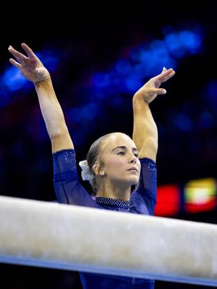 ROTTERDAM - Claire Pease (USA) during the team final at the World Gymnastics Championships in Rotterdam Ahoy. IRIS VAN DEN BROEK ANP xVIxANPxSportx xxANPxIVx 573187956 originalFilename: 573187956