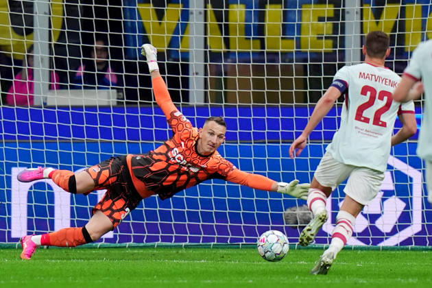 Shakhtar s goalkeeper Dmytro Riznyk during the Uefa Champions League soccer match between Inter and Shakhtar Donetsk at San Siro Stadium in Milan , Italy - Wednesday October 21 , 2026. - Soccer  Copyright: xSpada LaPressex