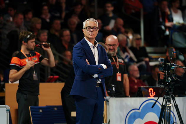 1 Men s Volleyball Bundesliga, Matchday 1: BERLIN RECYCLING Volleys vs. FT 1844 Freiburg, Andrea Anastasi (BERLIN RECYCLING Volleys, Head Coach) on October 21, 2026, at the Max Schmeling Halle, Berlin, Germany