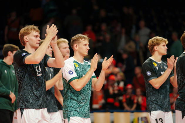 Men s Volleyball Bundesliga, Matchday 1: BERLIN RECYCLING Volleys vs. FT 1844 Freiburg. Players from FT 1844 Freiburg applaud the fans on October 21, 2026, at the Max Schmeling Halle in Berlin, Germany.