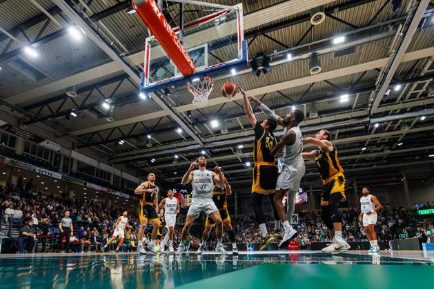 Ejiofor Onu of the Vet Concept Gladiators Trier battles for the ball under the basket against Darko Bajo of KK Croatia Split and Mindaugas Kacinas of KK Croatia Split; action from the Vet Concept Gladiators Trier vs. KK Split game, basketball, FIBA Europe Cup, Matchday 3, 2026–2027 season, October 21, 2026, Vet Concept Gladiators Trier vs. KK Split, Basketball, FIBA Europe Cup, Matchday 3, 2026–2027 season, October 21, 2026 Copyright: xEibnerxPressefotox EP_ANS
