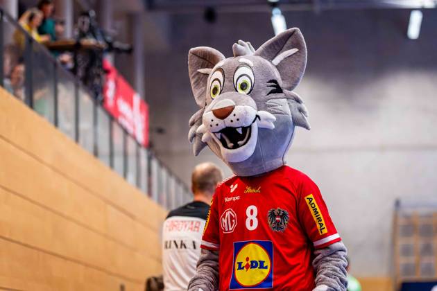 HANDBALL - AUT vs FRO, test match TULLN,AUSTRIA,22.OCT.26 - HANDBALL - OEHB international test match, ladies, Austria vs Faroe Islands. Image shows the mascot of team Austria.  GEPAxpictures xKevinxHackner