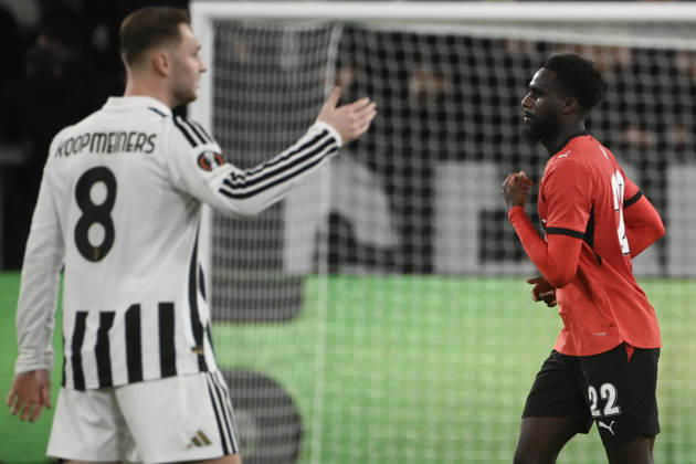 Juventus v Rennes - UEFA Europa League TURIN, ITALY, OCTOBER 22: Rennes forward Boulaye Dia (R) celebrates after scores his team s second goal fight for the ball with during the UEFA Europa League phase day 3 football match between Juventus and Rennes at the Juventus Stadium in Turin Italy, on October 22, 2026. Isabella Bonotto Anadolu Turin Italy. Editorial use only. Please get in touch for any other usage. Copyright: x2026xAnadoluxIsabellaxBonottox