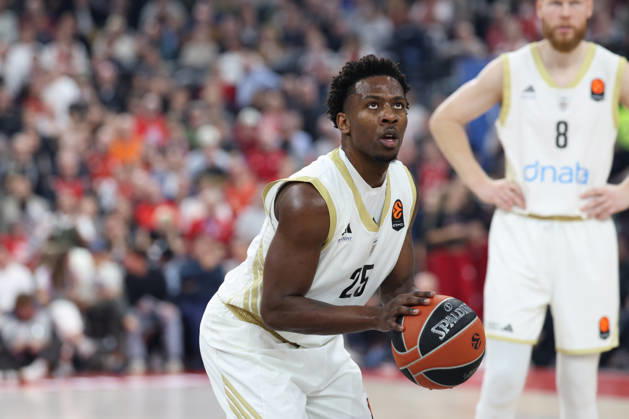 McKinley Wright IV of Dubai Basketball, 25, with the ball on a free throw, GER, FC Bayern Basketball vs. Dubai Basketball, Basketball, EuroLeague, Matchday 7, 2026–2027 Season, October 22, 2026, GER, FC Bayern Basketball vs. Dubai Basketball, Basketball, EuroLeague, Matchday 7, 2026–2027 season, October 22, 2026, Munich Copyright: xEibner-Pressefoto JennixMaulx EP_JML