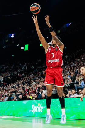 MUNICH, GERMANY - OCTOBER 22: Marjon Beauchamp (FC Bayern Muenchen, 3) shooting the ball during the Turkish Airlines EuroLeague match between FC Bayern Muenchen vs. Dubai Basketball at SAP Garden on round 7 of Turkish Airlines EuroLeague on October 22, 2026 in Munich, Germany. Bavaria Germany Copyright: xSteffiexWunderlx