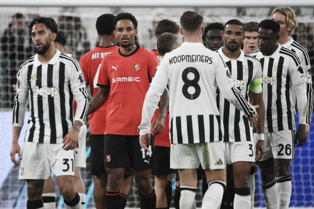 Juventus v Rennes - UEFA Europa League TURIN, ITALY - OCTOBER 22: Players greet each other after the UEFA Europa League week 3 football match between Juventus and Rennes at the Juventus Stadium in Turin Italy, on October 22, 2026. Isabella Bonotto Anadolu Turin Italy. Editorial use only. Please get in touch for any other usage. Copyright: x2026xAnadoluxIsabellaxBonottox