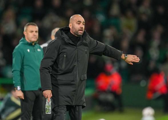 Celta Vigo Head Coach Claudio Giraldez Celtic v Celta Vigo, UEFA Europa League, Football, Celtic Park, Glasgow, Scotland, UK - 22 Oct 2026Glasgow Celtic Park Scotland United Kingdom  Copyright: xStuartxWallace Shutterstockx 17230137bi