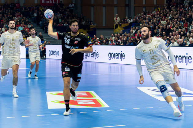 Kassel, Germany, October 22, 2026 EHF Champions League 2026–2027 Group Stage Group B Match 5 MT Melsungen vs. Orlen Wisla Plock Pictured: Daniel Dujshebaev of MT taking a shot at the goal in Rothenbach Halle, Hesse Copyright: xFotostandx xKruczynskix