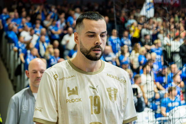 Kassel, Germany, October 22, 2026 EHF Champions League 2026–2027 Group Stage Group B Match 5 MT Melsungen vs. Orlen Wisla Plock Pictured: Leon Å uÅ¡nja Susnja (SPR) is angry on the court after receiving a red card at Rothenbach Halle in Hesse Copyright: xFotostandx xKruczynskix