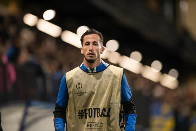 Inter Club Escaldes v Universitatae Craiova - UEFA Conference League Juan Camara, player number 7 of Inter Club d Escaldes, warms up on the touchline during the UEFA Conference League match between Inter Club d Escaldes and Universitatea Craiova at New FAF Stadium in Encamp, Andorra, on October 22, 2026. Encamp Andorra Andorra  Copyright: xWalterxCunhax originalFilename:cunhacarvalho-notitle261022_np6BW.jpg