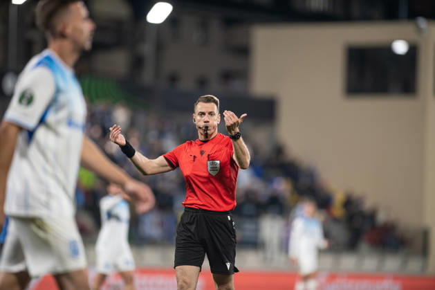 Inter Club Escaldes v Universitatae Craiova - UEFA Conference League Referee Christos Vergetis from Greece is in action during the UEFA Conference League match between Inter Club d Escaldes and Universitatea Craiova at New FAF Stadium in Encamp, Andorra, on October 22, 2026. Encamp Andorra Andorra  Copyright: xWalterxCunhax originalFilename:cunhacarvalho-notitle261022_npJ90.jpg