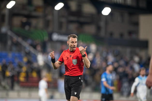 Inter Club Escaldes v Universitatae Craiova - UEFA Conference League Referee Christos Vergetis from Greece is in action during the UEFA Conference League match between Inter Club d Escaldes and Universitatea Craiova at New FAF Stadium in Encamp, Andorra, on October 22, 2026. Encamp Andorra Andorra  Copyright: xWalterxCunhax originalFilename:cunhacarvalho-notitle261022_npJX7.jpg