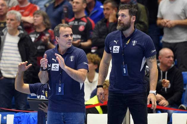 Xavi Sabate Caviedes, coach of Orlen Wisla Plock, and Mirsad Terzic, coach of MT Melsungen (GER), vs. Orlen Wisla Plock (POL), Handball, Men s Champions League, Group Matches, 2026–2027 Season, October 22, 2026, GER, MT Melsungen vs. Orlen Wisla Plock, Men’s Champions League, Group Match, 2026–2027 Season, October 22, 2026, Kassel Copyright: xEibner-Pressefotox xRolandxSippelx EP_RSL