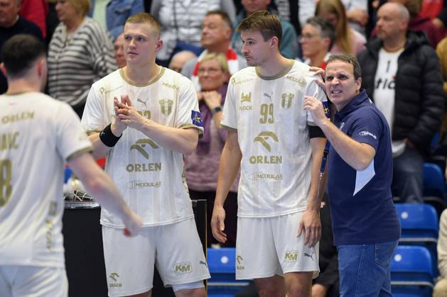 Mitja Janc, Wisla Plock 8; Dawid Dawydzik, Wisla Plock 33; Sergei Kosorotov, Wisla Plock 99; Xavi Sabate Caviedes, Coach, Orlen Wisla Plock (L-R), GER, MT Melsungen vs. Orlen Wisla Plock (POL), Handball, Men’s Champions League, Group Matches, 2026–2027 Season, October 22, 2026, GER, MT Melsungen vs. Orlen Wisla Plock, Men’s Champions League, Group Match, 2026–2027 Season, October 22, 2026, Kassel Copyright: xEibner-Pressefotox xRolandxSippelx EP_RSL