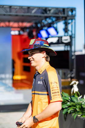 2026 Formula 1 MSC Cruises United States Grand Prix - Pilots OSCAR PIASTRI 81 (AUS) of McLaren Mastercard Formula 1 Team (McLaren MCL40) with a cowboy hat on Friday during the Formula 1 United States Grand Prix 2026 at Circuit of The Americas in Austin, Texas, United States, on October 23, 2026. Photo by Antoine LAPEYRE Reveries Agency via ABACAPRESS.COM Austin United States  Copyright: xAntoinexLapeyre ReveriesxAgency ABACAx