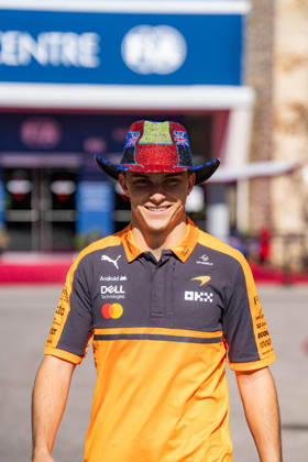 2026 Formula 1 MSC Cruises United States Grand Prix - Pilots OSCAR PIASTRI 81 (AUS) of McLaren Mastercard Formula 1 Team (McLaren MCL40) with a cowboy hat on Friday during the Formula 1 United States Grand Prix 2026 at Circuit of The Americas in Austin, Texas, United States, on October 23, 2026. Photo by Antoine LAPEYRE Reveries Agency via ABACAPRESS.COM Austin United States  Copyright: xAntoinexLapeyre ReveriesxAgency ABACAx