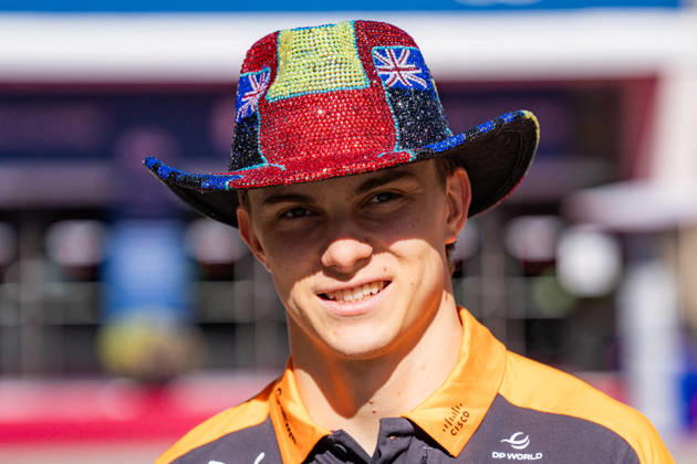 2026 Formula 1 MSC Cruises United States Grand Prix - Pilots OSCAR PIASTRI 81 (AUS) of McLaren Mastercard Formula 1 Team (McLaren MCL40) with a cowboy hat on Friday during the Formula 1 United States Grand Prix 2026 at Circuit of The Americas in Austin, Texas, United States, on October 23, 2026. Photo by Antoine LAPEYRE Reveries Agency via ABACAPRESS.COM Austin United States  Copyright: xAntoinexLapeyre ReveriesxAgency ABACAx