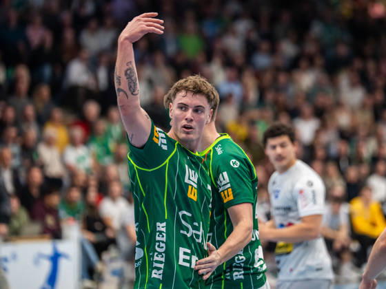 Victor Kloeve of Frisch Auf Goeppingen, No. 7, cheers on the fans; Frisch Auf Goeppingen vs. ThSV Eisenach, Handball, 1st Bundesliga, Men s, 2026–2027 season, October 23, 2026, Frisch Auf Goeppingen vs. ThSV Eisenach, Handball, 1st Bundesliga, Men, 2026–2027 season, October 23, 2026, Goeppingen Copyright: xEibner-Pressefoto MichaelxSchmidx EP_MST