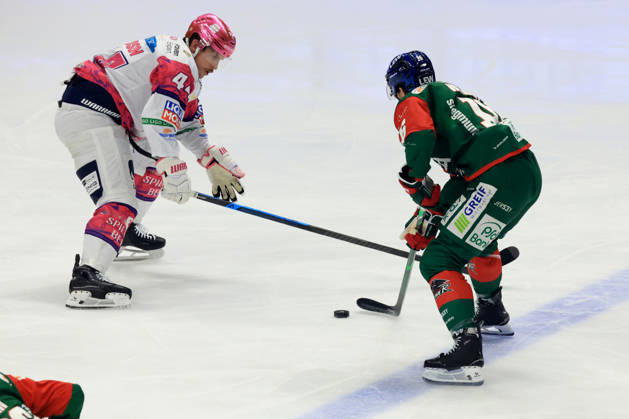 October 23, 2026, DEU, GER, Ice Hockey, Matchday 11, 2026–27 Season, Berlin, Eisbären Berlin vs. Augsburger Panther Brandon Davidson Eisbären Berlin 44, CAMERON WRIGHT Augsburger Panther 16 nordphoto GmbH Engler Berlin Uber Arena Berlin Germany Copyright: xNordphotox xEnglerx