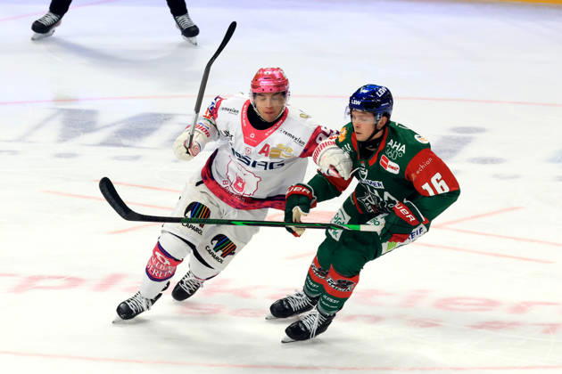 October 23, 2026, DEU, GER, Ice Hockey, Matchday 11, 2026–27 Season, Berlin, Eisbären Berlin vs. Augsburger Panther, Frederik Tiffels, Eisbären Berlin 95, CAMERON WRIGHT, Augsburger Panther 16, nordphoto GmbH, Engler Berlin, Uber Arena Berlin, Germany Copyright: xNordphotox xEnglerx