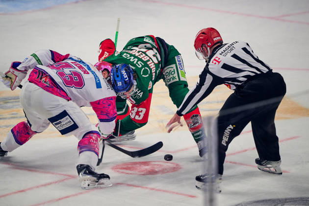 Andreas Eder, Eisbären Berlin, 43; Tim Wohlgemuth, Augsburger Panther, 33; GER; Eisbären Berlin vs. Augsburger Panther; Men s Ice Hockey; German Ice Hockey League (DEL), 2026–27 season, Matchday 11, October 23, 2026, GER, Eisbären Berlin vs. Augsburger Panther, Men s Ice Hockey, German Ice Hockey League (DEL), 2026–27 Season, Matchday 11, Berlin Copyright: xClaudiusxRauch,xEibner-Pressefotox xClaudiusxRauchx EP_CRH