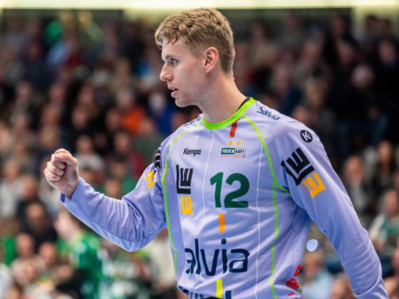 Kristian Saeveras of Frisch Auf Goeppingen, No. 12, pumps his fist in celebration; Frisch Auf Goeppingen vs. ThSV Eisenach, Handball, 1st Bundesliga, Men s, 2026–2027 Season, October 23, 2026, Frisch Auf Goeppingen vs. ThSV Eisenach, Handball, 1st Bundesliga, Men, 2026–2027 season, October 23, 2026, Goeppingen Copyright: xEibner-Pressefoto MichaelxSchmidx EP_MST