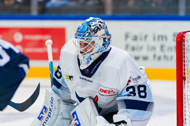 Kassel, Germany, October 22, 2026; DEL2 2026–2027, Game 11: Kassel Huskies vs. Blue Devils Weiden. Pictured: Goaltender Kristian Hufsky, BDW, Probonio Arena, Hesse Copyright: xFotostandx xKruczynskix