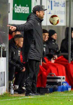 October 23, 2026 Soccer Season 2026–2027 Bavarian Regional League Matchday 04 SC Eltersdorf vs. SCE Quecken vs. FC Memmingen FCM xwoxzix Matthias Günes, coach of FC Memmingen, points out