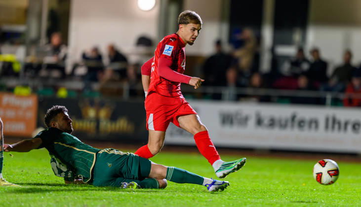 October 23, 2026 Soccer Season 2026–2027 Bavarian Regional League Matchday 04 SC Eltersdorf vs. SCE Quecken FC Memmingen FCM xwoxzix Constantin Kresin 23, FC Memmingen scores a goal—a shot on goal—to make it 0–2 against Sebastian Marx 28, SC Eltersdorf