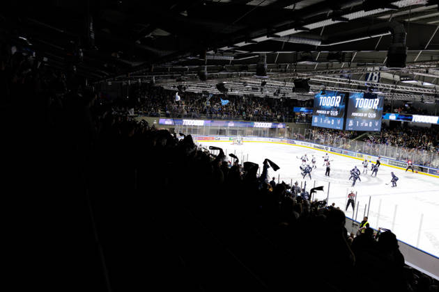 Ice hockey, Eishockey Men - DEL2 - EC Kassel Huskies vs Blue Devils Weiden Season 2026 2027 Fans cheer during the DEL2 ice hockey match between EC Kassel Huskies and Blue Devils Weiden in Kassel, Germany, 23 October 2026. Kassel entered the match in second place in the standings, while Weiden were ranked 12th. Hesse