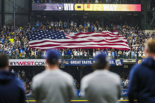 MLB, Baseball Herren, USA World Series Game 1 - Milwaukee Brewers vs Tampa Bay Rays Pregame show prior to the Major League Baseball (MLB) World Series Game 1 between the Milwaukee Brewers and Tampa Bay Rays at American Family Field in Milwaukee, Wisconsin, USA, 23 October 2026. MILWAUKEE WISCONSIN UNITED STATES  Copyright: xROSSxHARRIEDx