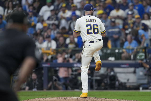 MLB, Baseball Herren, USA World Series Game 1 - Milwaukee Brewers vs Tampa Bay Rays Milwaukee Brewers pitcher Aaron Ashby in action during the Major League Baseball (MLB) World Series Game 1 between the Milwaukee Brewers and Tampa Bay Rays at American Family Field in Milwaukee, Wisconsin, USA, 23 October 2026. MILWAUKEE WISCONSIN UNITED STATES  Copyright: xROSSxHARRIEDx