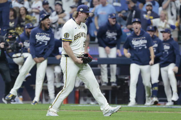 Milwaukee Brewers closing pitcher Trevor Megill (29) celebrates after what he thought was the last out in the ninth inning against the Tampa Bay Rays in game one of the 2026 MLB, Baseball Herren, USA World Series at American Family Field in Milwaukee, Wisconsin, on Friday, October 23, 2026. The call on the field was overturned, allowing one Tampa Bay run to score, but the Brewers went on to win the game 3-2.  MIL20261023741 TANNENxMAURY